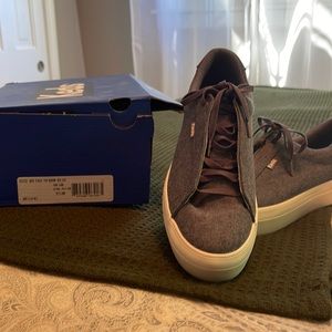 Never worn Keds rise metro denim blue with dram foam